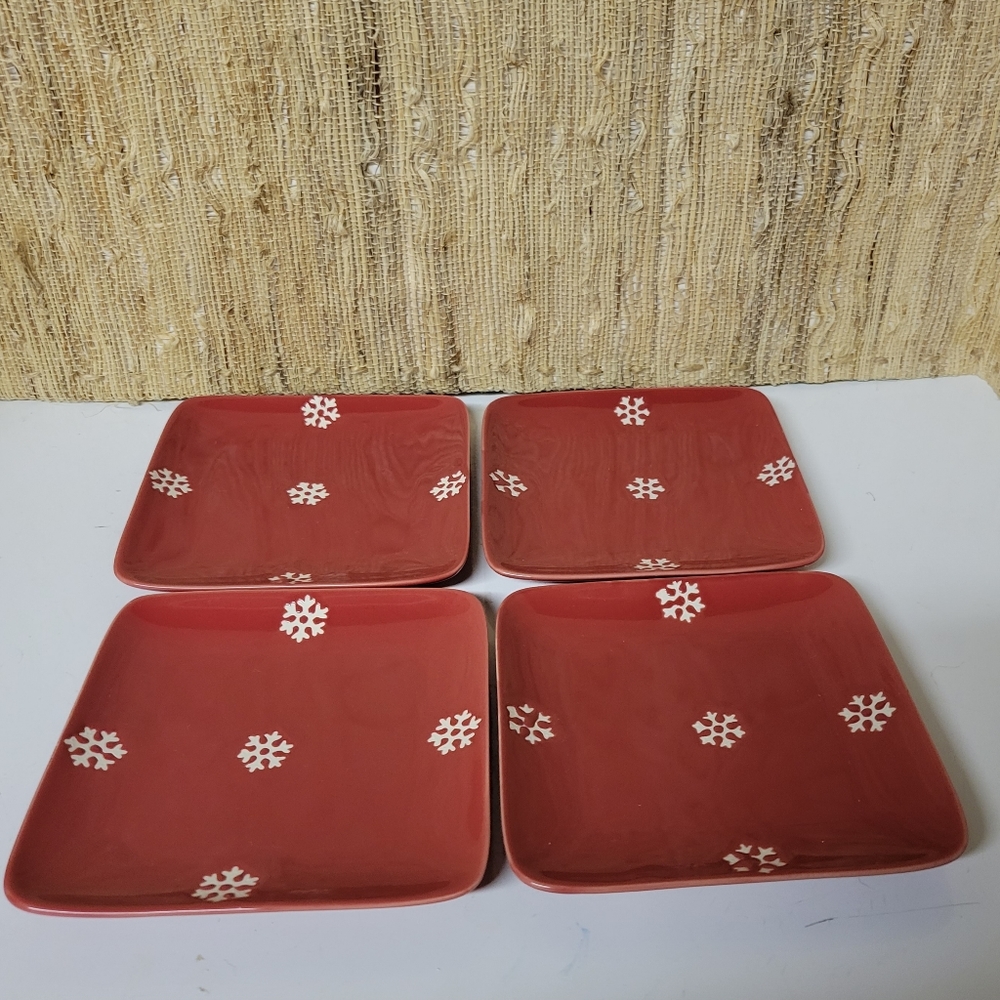 Set Of 4 Savinio Designs Red Snowflake Ceramic Dessert Plates 5” Christmas